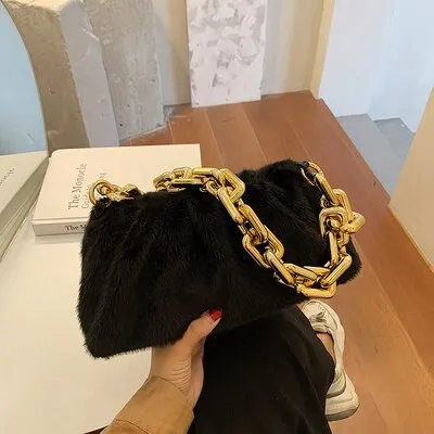 Christmas Gift DORANMI Big Chain Flap Bags For Women 2022 Soft Fur Shoulder Bags Female Square Handbag Winter Shoulder Flap Bolsos Mujer BG927