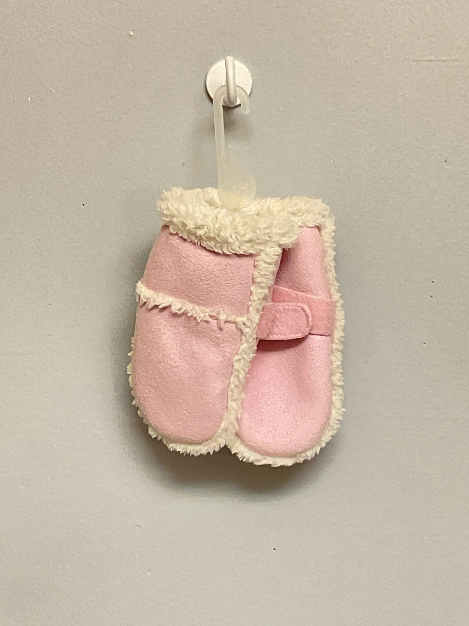 Gap Size 6M Pink Polyester Infant Girls Mittens