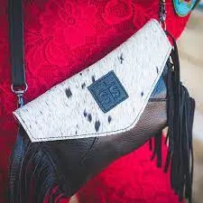 STS RANCHWEAR COWHIDE ENVELOPE CROSSBODY BLACK